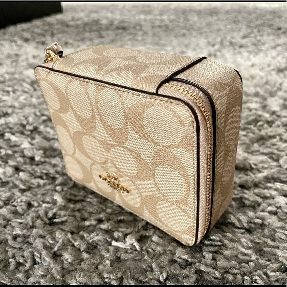 NWT COACH Large Jewelry Organizer Box in Signature Canvas - Picture 3 of 6